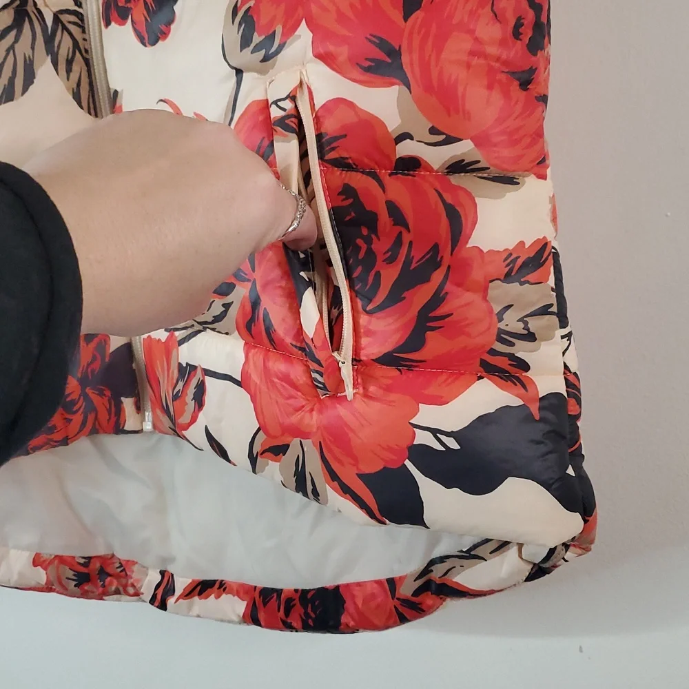 Offline By Aerie Floral Puffer Vest Size Med Faux Fur Trim Hood - Picture 3 of 12